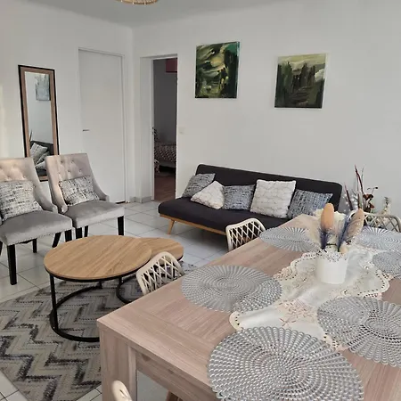 Sejour Eau Vive Proche Commerces Et Metro Apartman *
