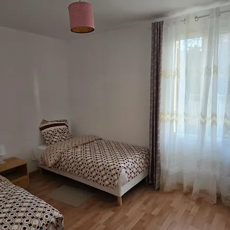 Sejour Eau Vive Proche Commerces Et Metro Apartman Créteil