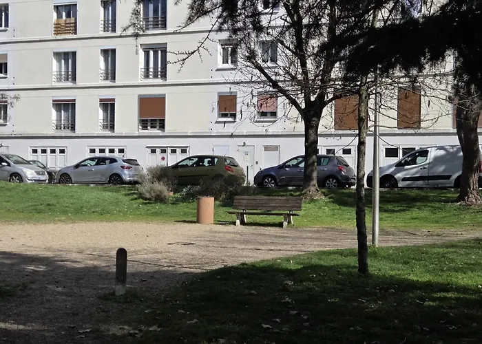 Sejour Eau Vive Proche Commerces Et Metro